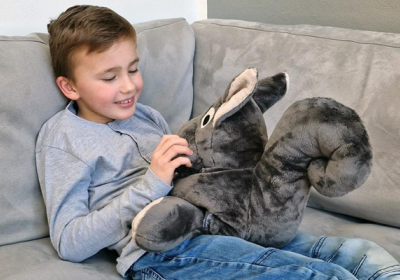 Verzwaringsknuffel of knuffel met licht en geluid: wat past bij wie?