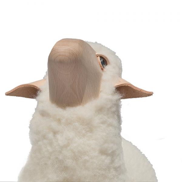 Lammetje met wol (kortgeschoren) omhoogkijkend 50 cm - wit