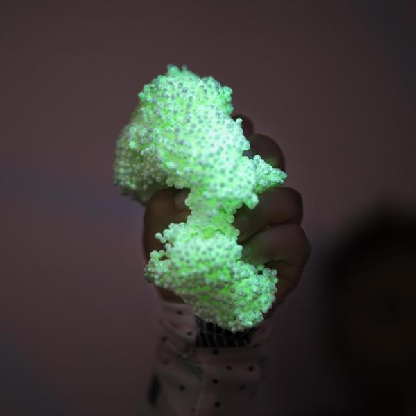 Playfoam glow in the dark